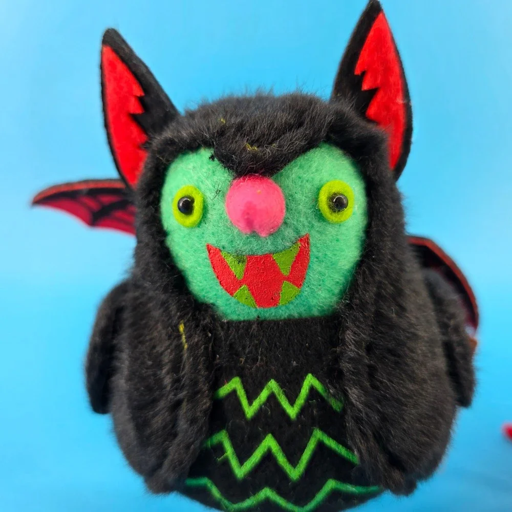 Target Hyde and Eek Halloween Featherly Friends Birds Batrick, Pawson, X-Ray Set